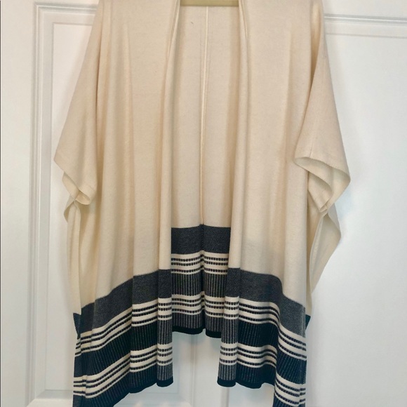 VINCE Graphic Stripe Poncho in Off White & Black - Picture 4 of 8